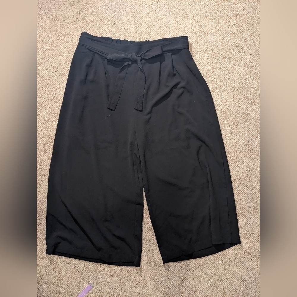 Bobeau wide leg capri pants, size M